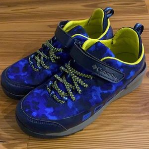 Boy’s Columbia Velcro shoes